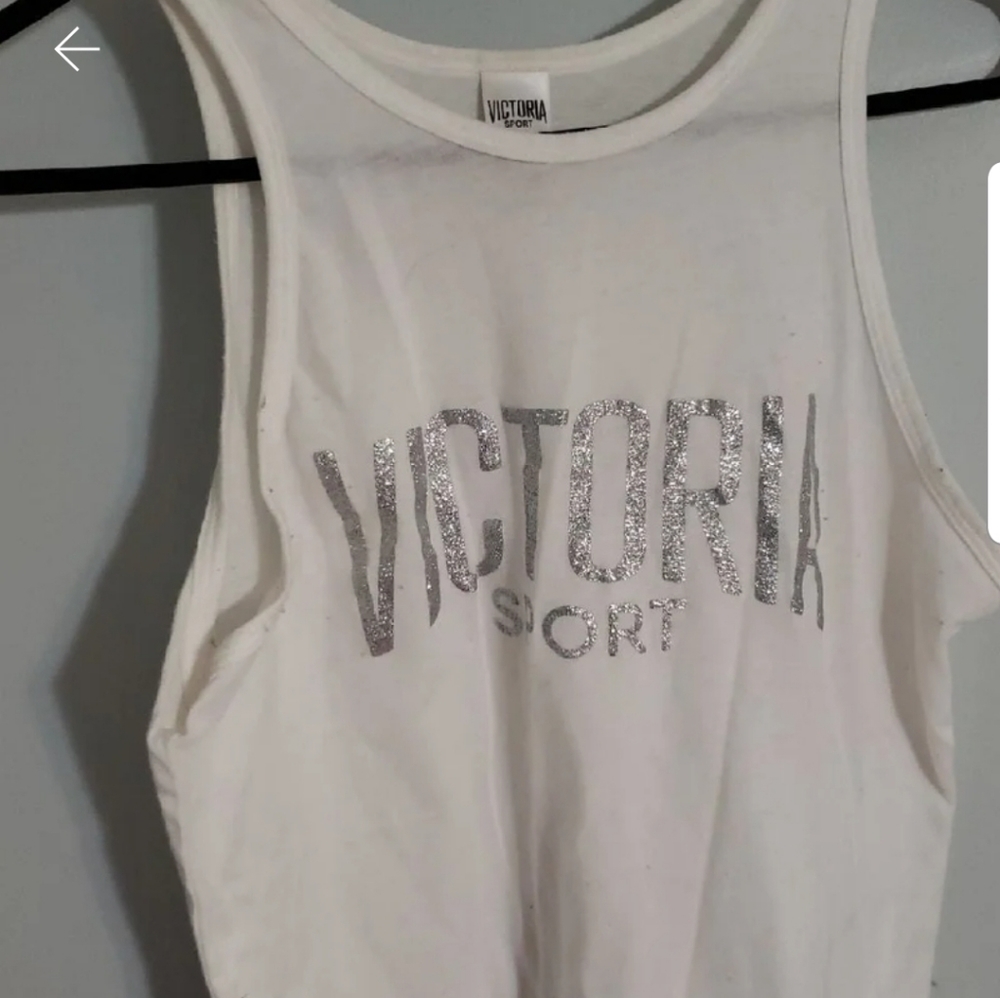 VICTORIA SPORT tank and capri legging